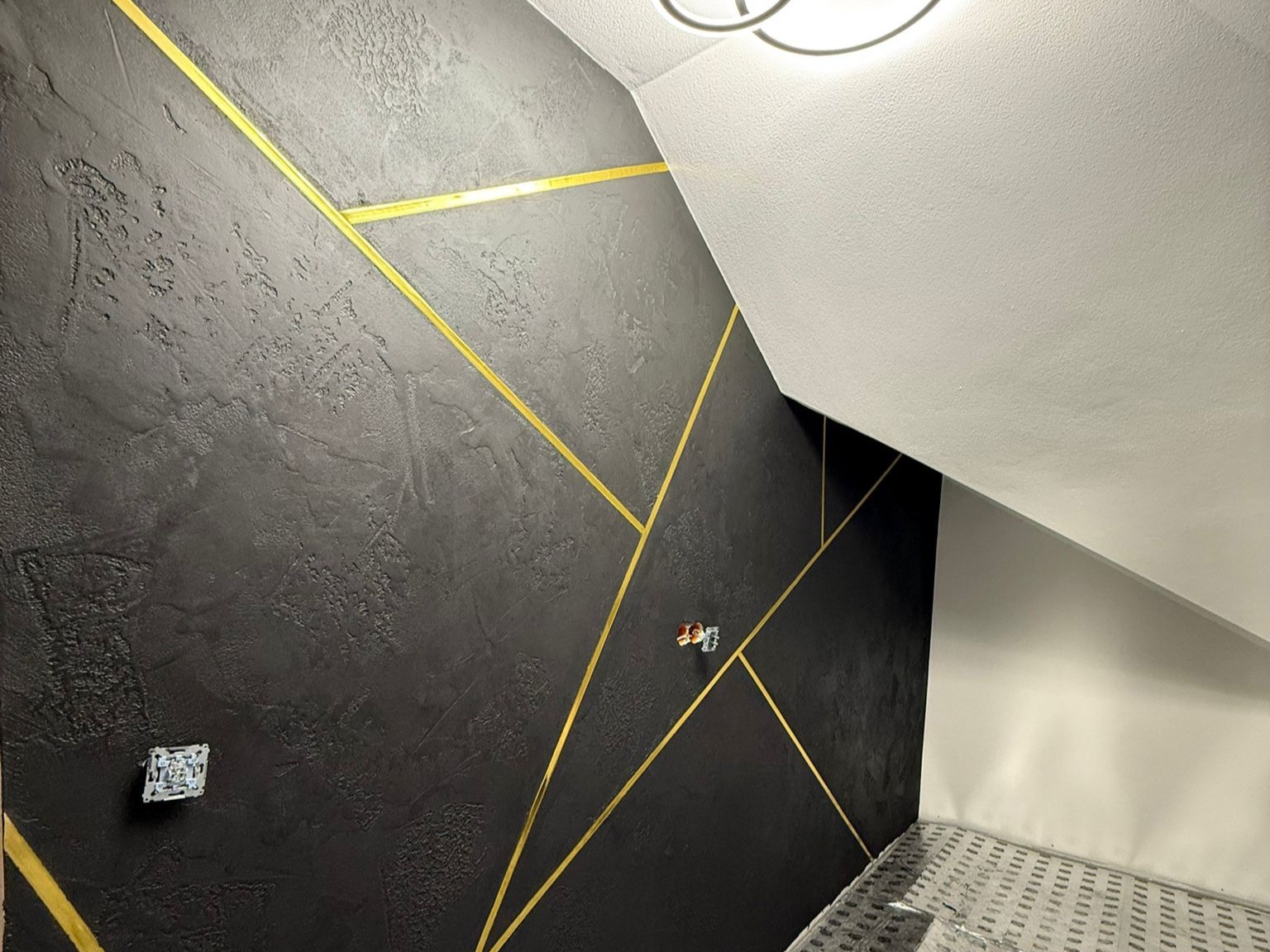 sciana malowana tynki wykonczenia wnetrz nowy sacz